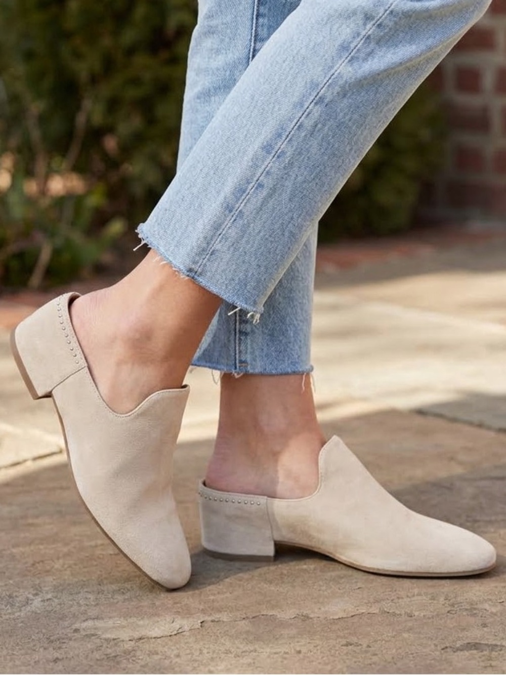 NWOB 🆕 Aquatalia Beige/grey Suede Slip-On Low Heel Loafers, Sz 7.5
